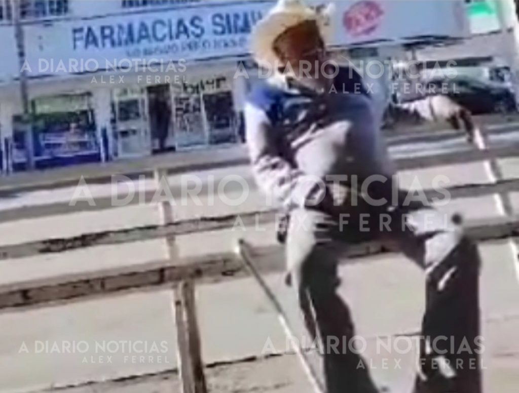 VIDEO: GRABAN A ADULTO MAYOR MASTURBANDOSE FRENTE A MUJERES Y LO EXHIBEN EN  REDES - Alex Ferrel Noticias